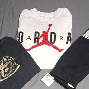 Nike Graphic T-Shirt and Sweatpants Set